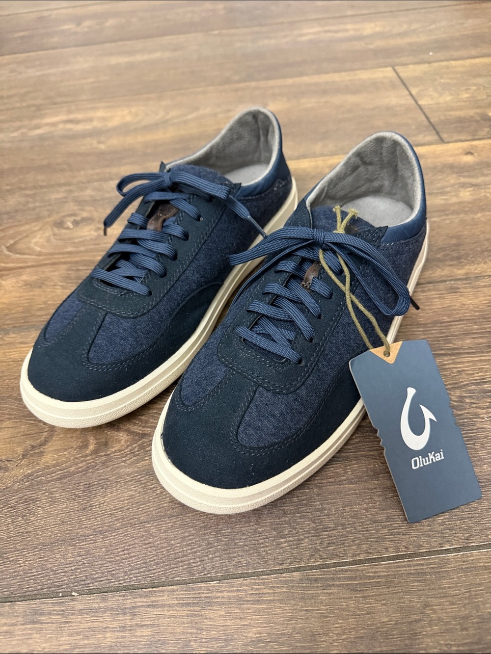 NWT Olukai Men’s Puliki Shoes, Size 8.5